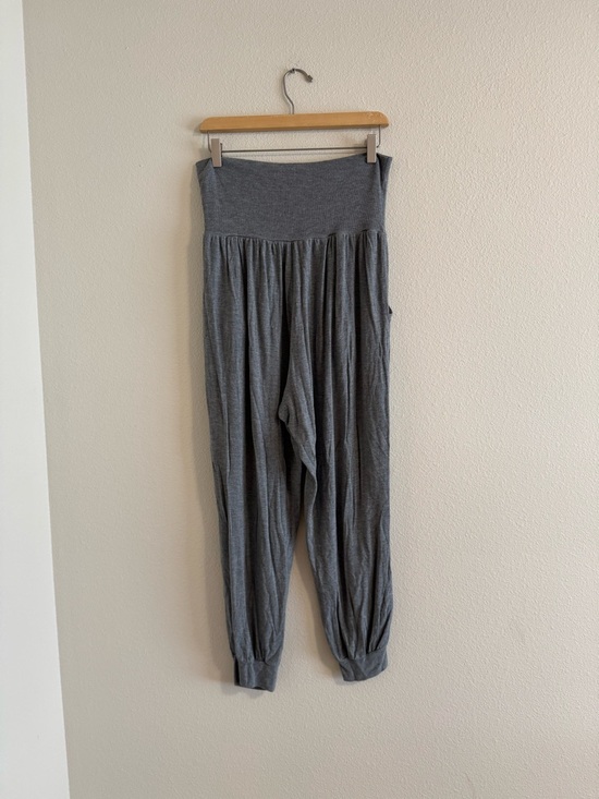 5/$55 !! 🔥 aerie Gray High-Waist Relaxed Track Joggers - Picture 3 of 3